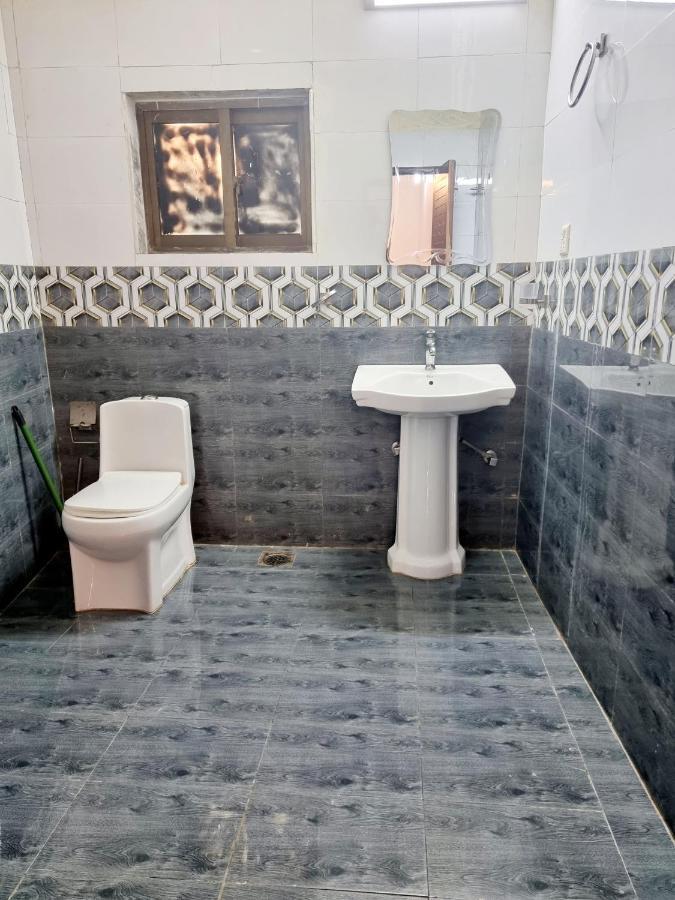 Hotel Visit Inn Executive Lahor Dış mekan fotoğraf